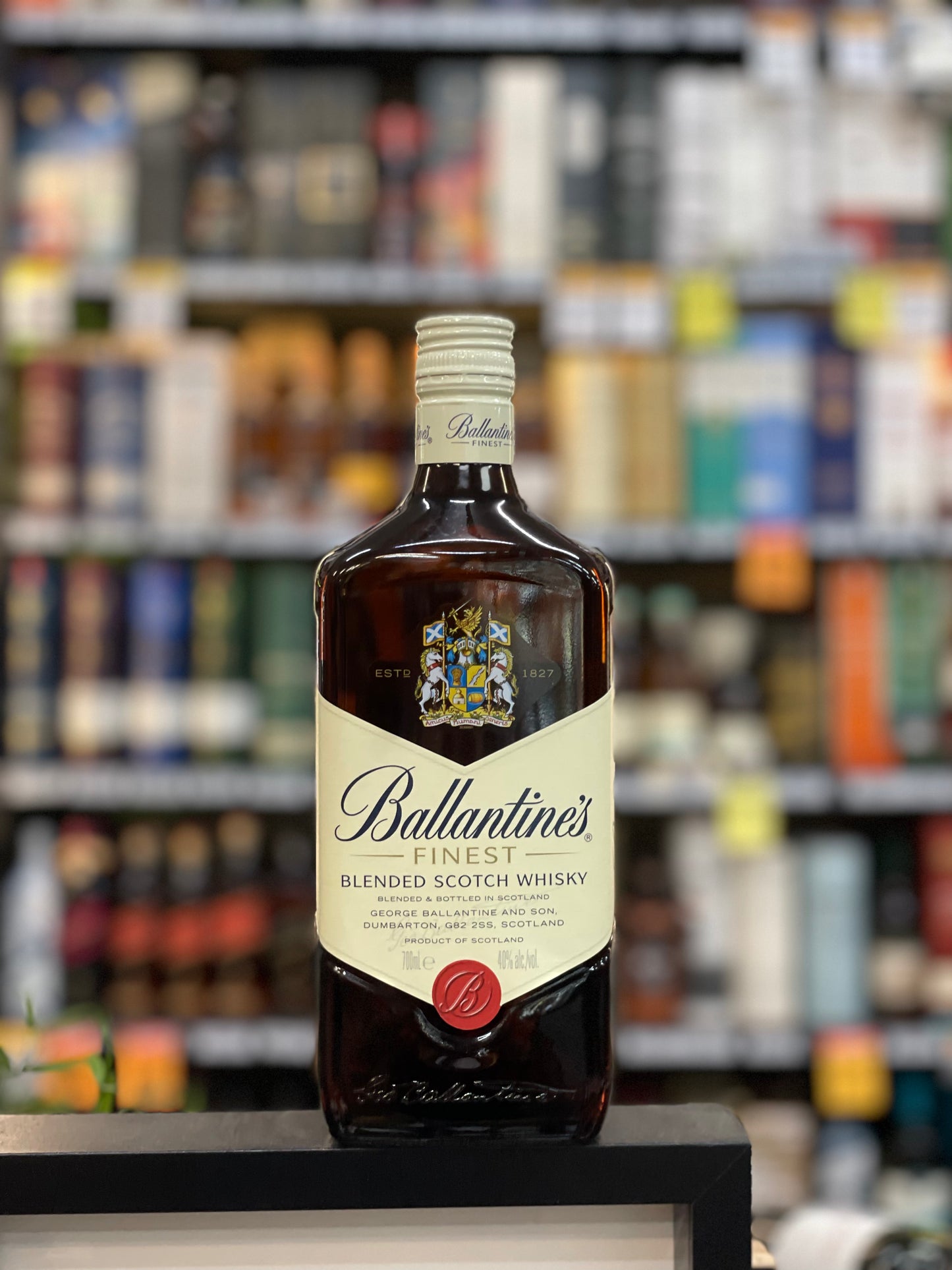 Ballantines Blended Scotch Whisky (700ml)