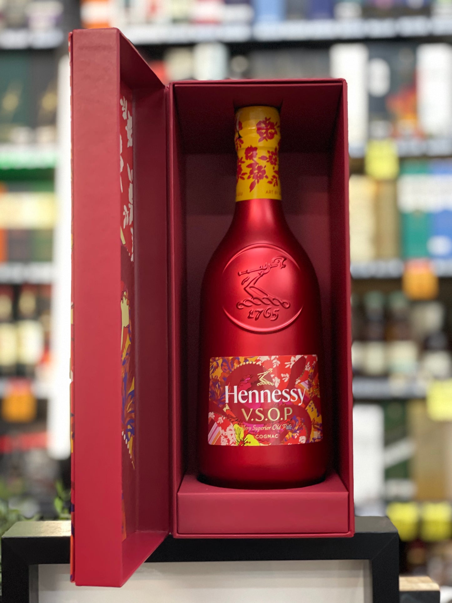 Hennessy V.S.O.P Lunar New Year/Year of Snake 2025 Limited Edition Cognac (700ml)